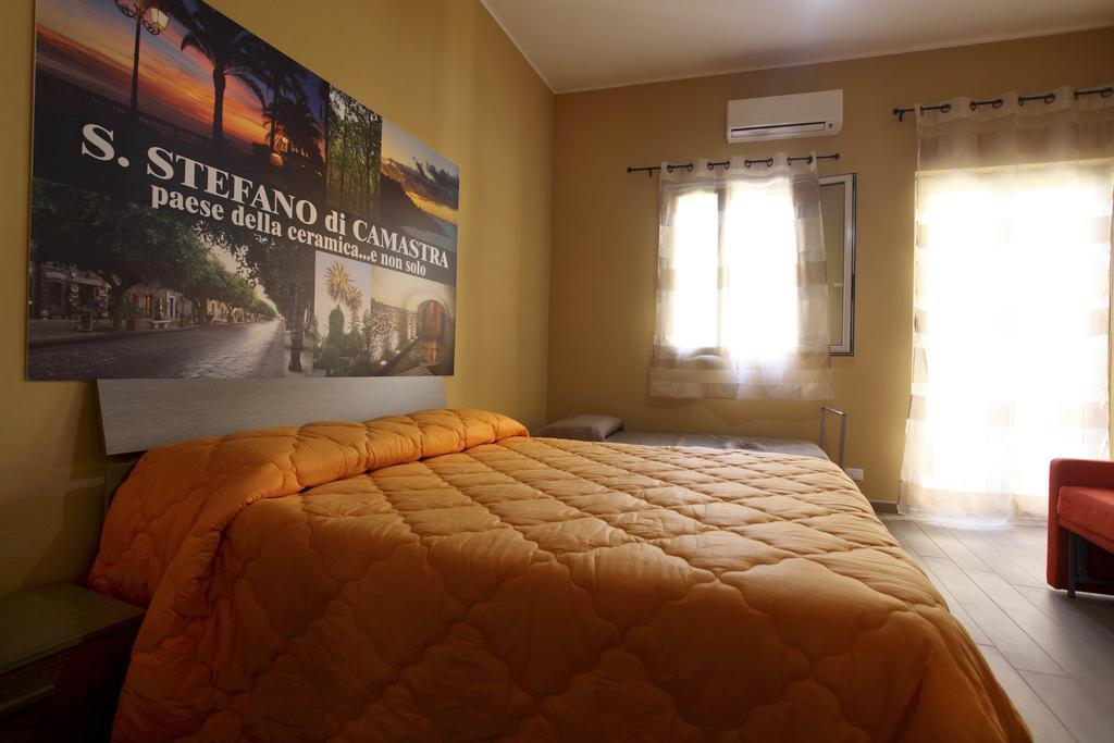 B&B La Grande Mela Santo Stefano di Camastra Bilik gambar